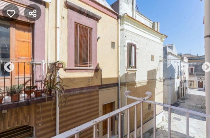 B&B Palazzo Veliero Al Castello Torre Maggiore Exterior foto